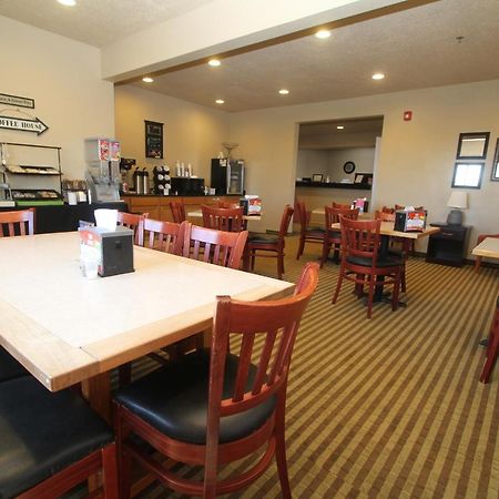 Bowman Inn And Suites Buitenkant foto
